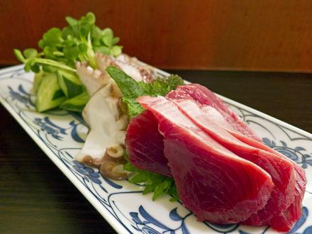 鰹と島だこの刺身