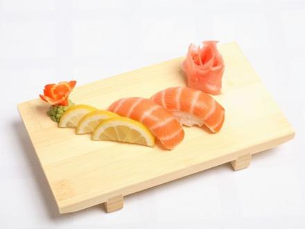 Суши с лососем от ресторана "Нежный бульдог" (Иркутск) | Фото-3595 | суши, роллы, сашими