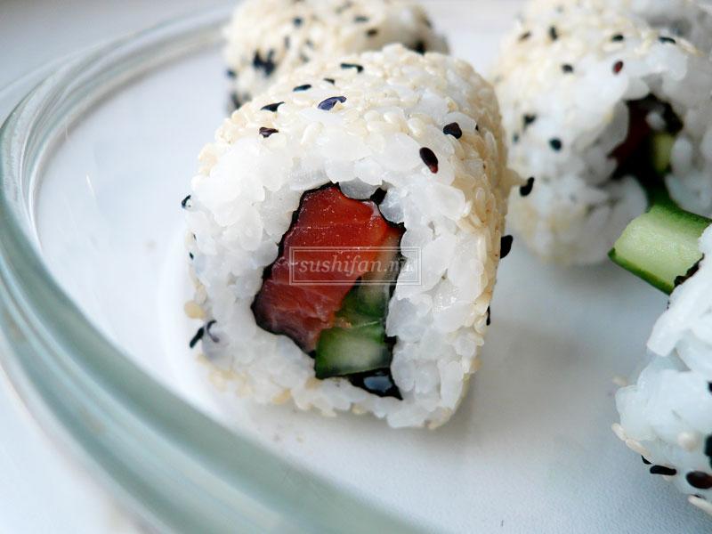 Горячие роллы рисом наружу | рецепт | sushifan.ru