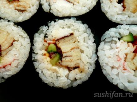 ролл с японским омлетом и палочками | суши, роллы, сашими