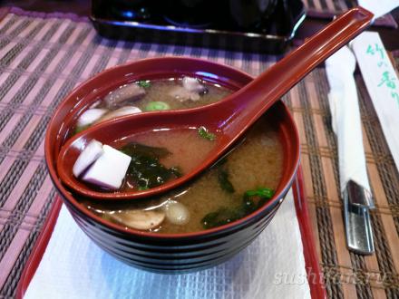 мисо суп с тофу и грибами | суши, роллы, сашими